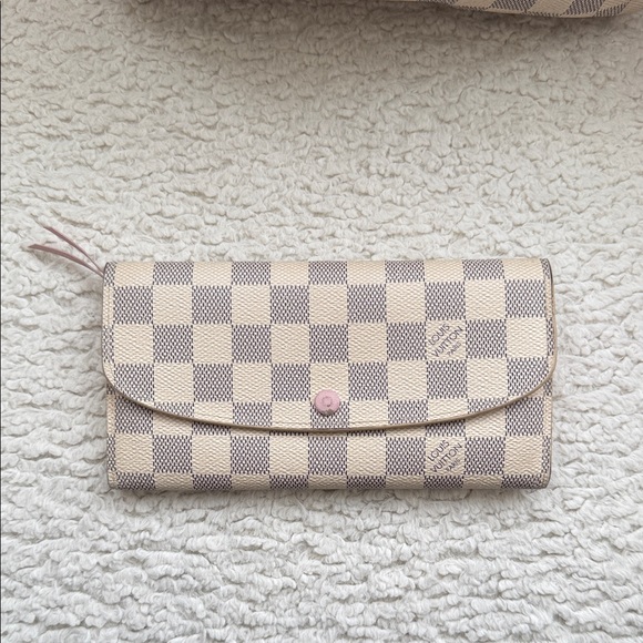 Louis Vuitton Handbags - Louis Vuitton Emilie Wallet in white and pink